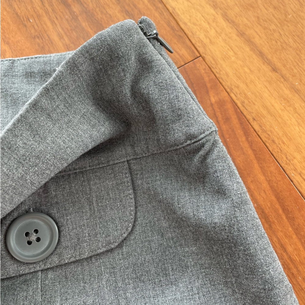 Mini grey pleated skirt - Picture 5 of 5